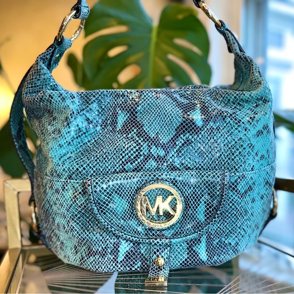 Micheal Kors Turquoise Snake Skin Bag - Picture 13 of 16